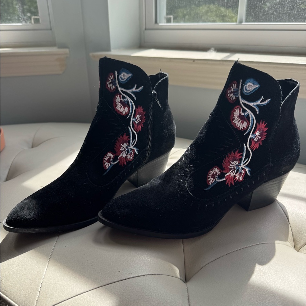 Carlos by Carlos Santana Black Embroidered Heeled Boots